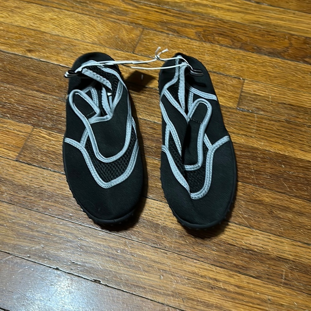 The Children’s Place Water Shoes, Youth Sz 2/3, NWT